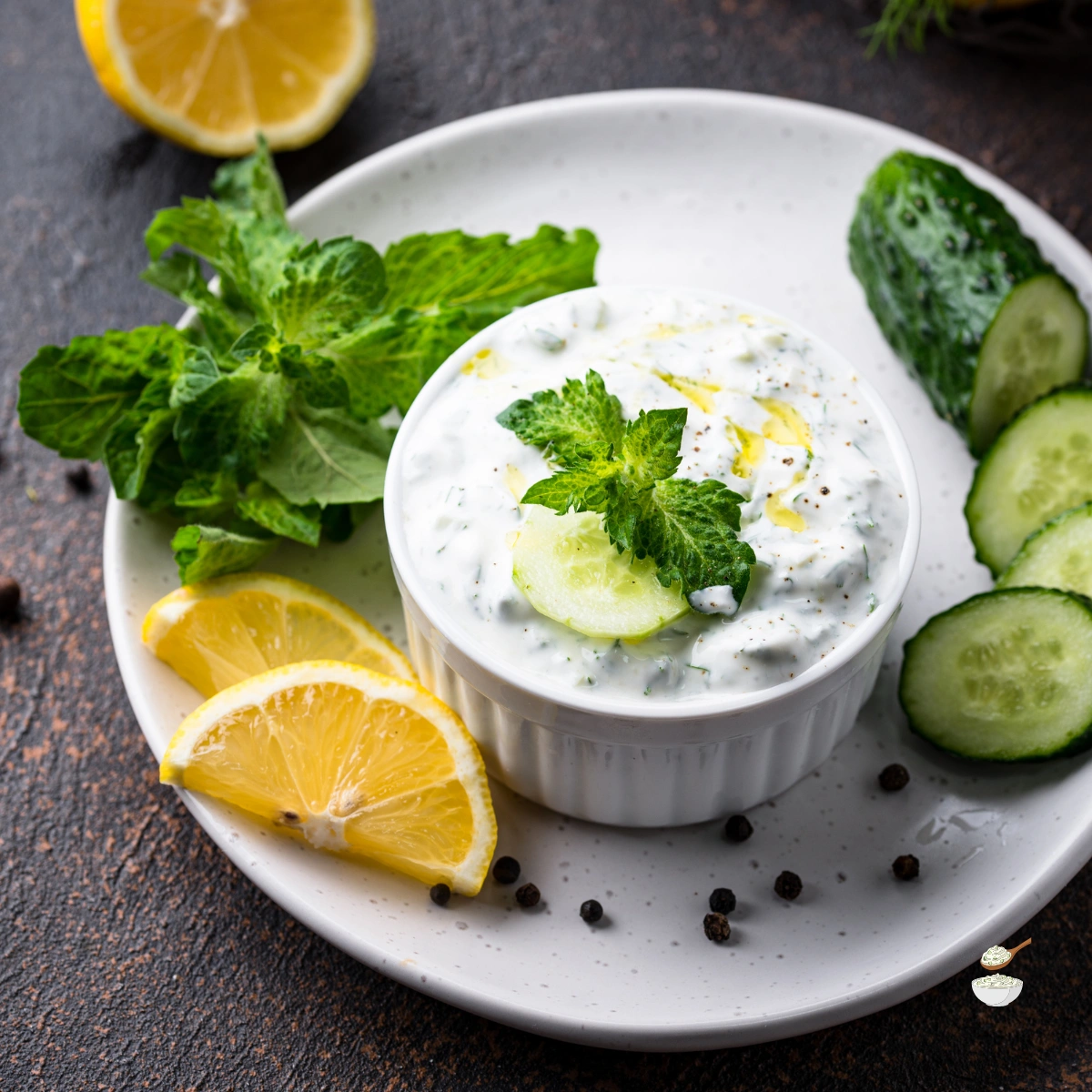 Healthy Cucumber Mint Greek Yogurt Dip