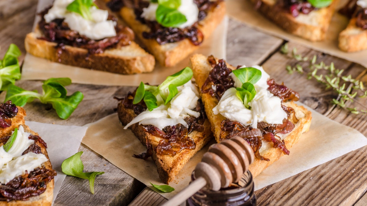 caramelized onion toast recipe
